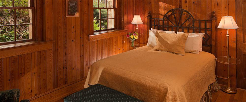 Lodge On Lake Lure Exterior photo