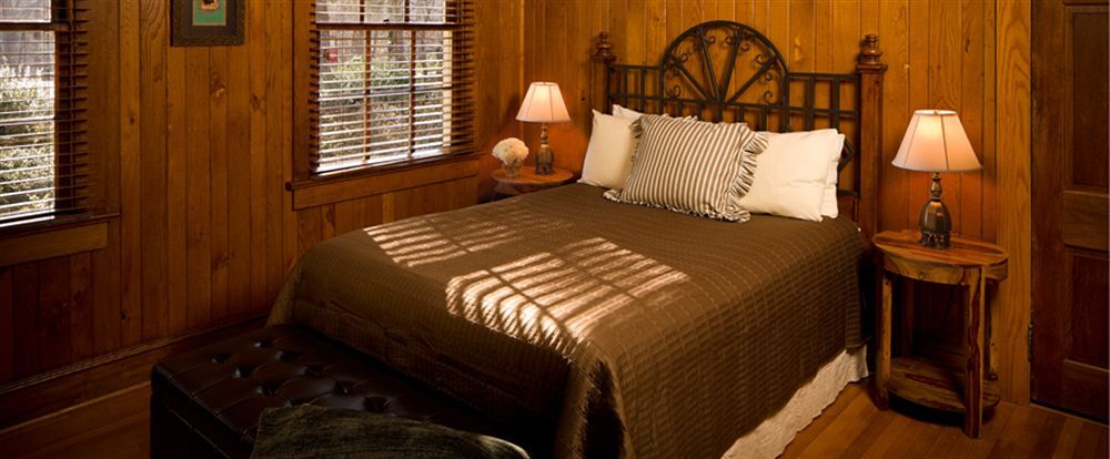 Lodge On Lake Lure Exterior photo