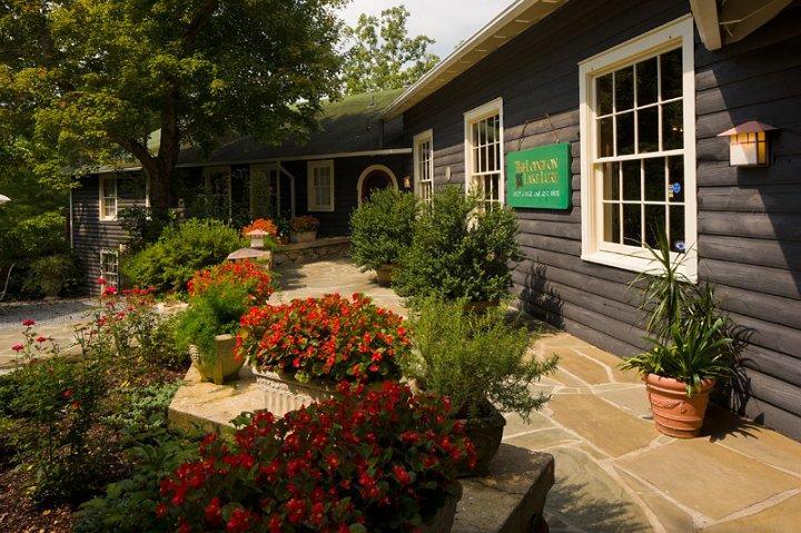 Lodge On Lake Lure Exterior photo